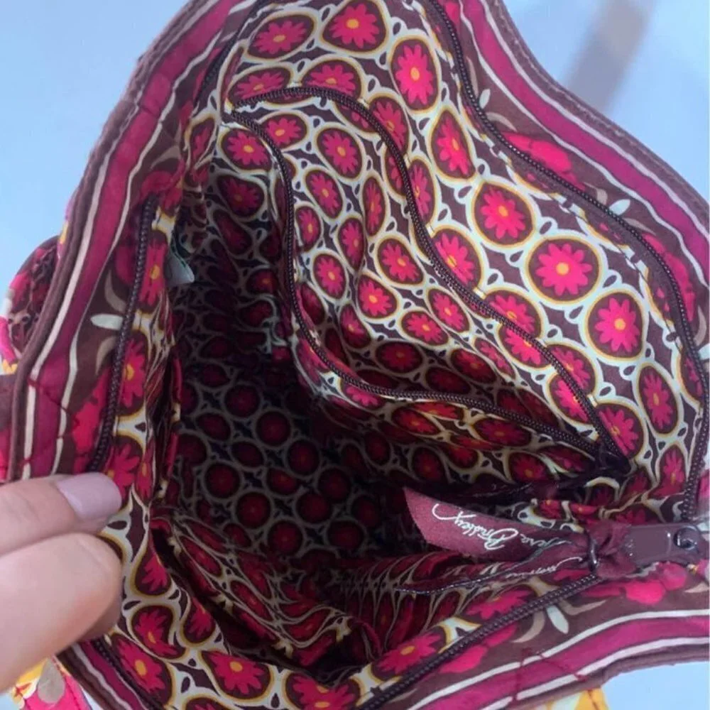VERA BRADLEY purse. Multi colour. Good condition. 7 compartments. Full zip closu - Picture 4 of 10